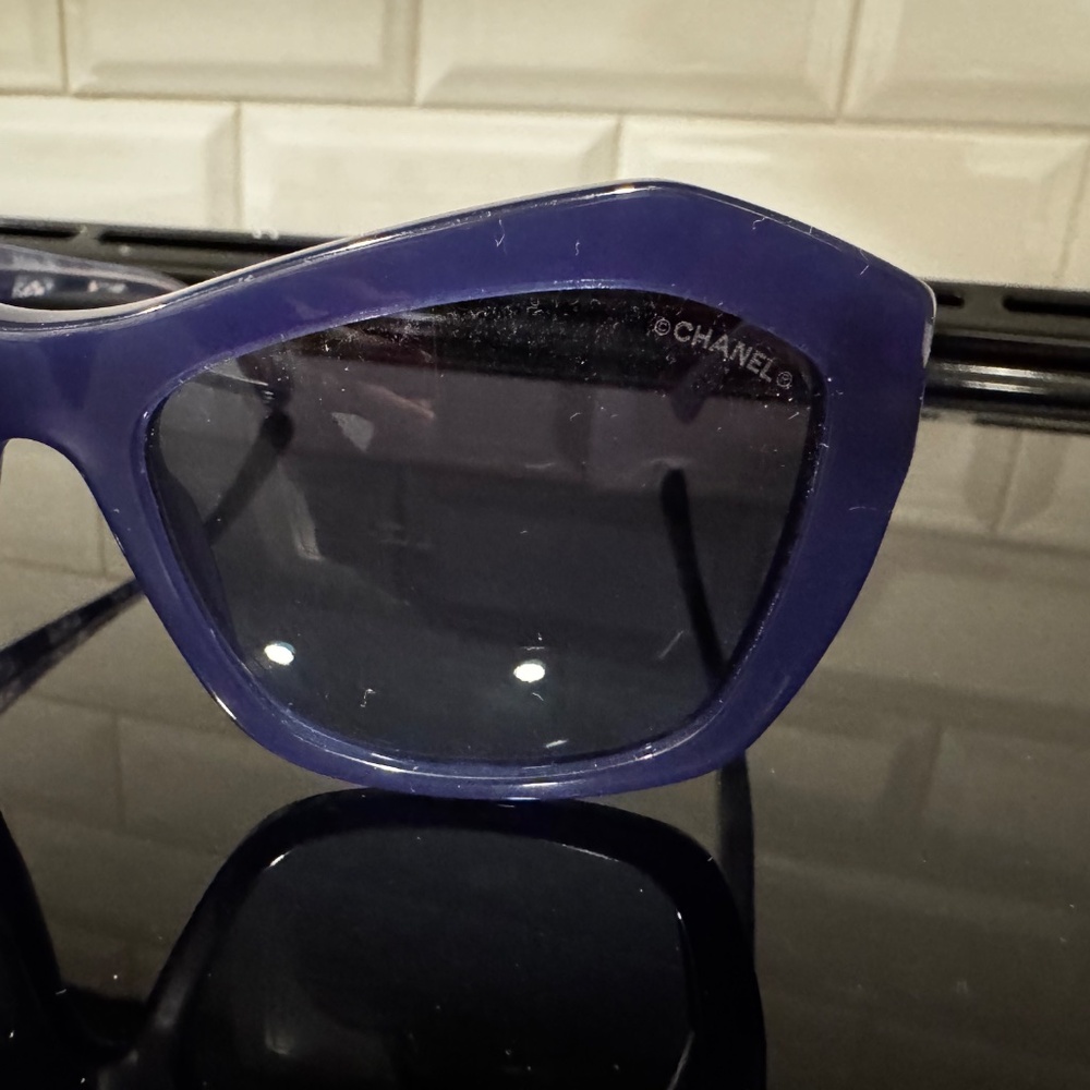 Authentic $700 CHANEL 5296 butterfly sunglasses in blue lace design - Picture 11 of 14